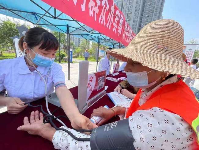【我為群眾辦實事】  端午安康心向黨  基層義診為民生(圖6)