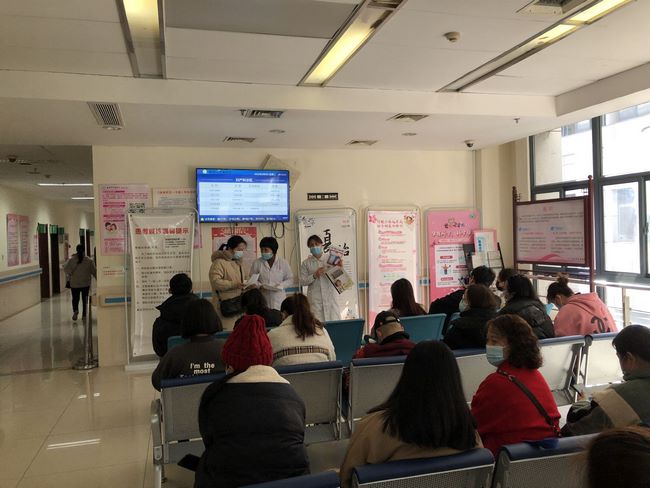 呵護女性健康  綻放美麗人生 ——我院15病區(qū)開展女性健康知識講座(圖2)