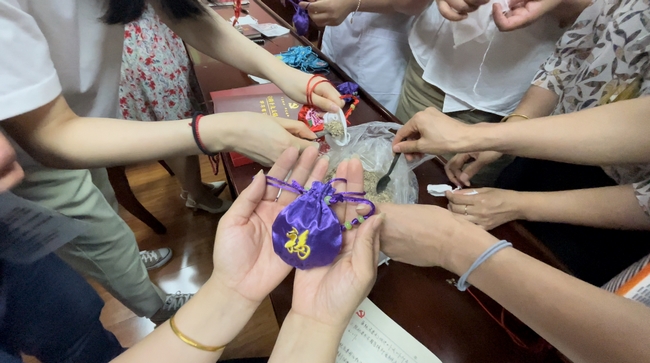 行政一支部開展“紅心向黨 初心不改”集體“政治生日”主題黨日活動(dòng)(圖5)