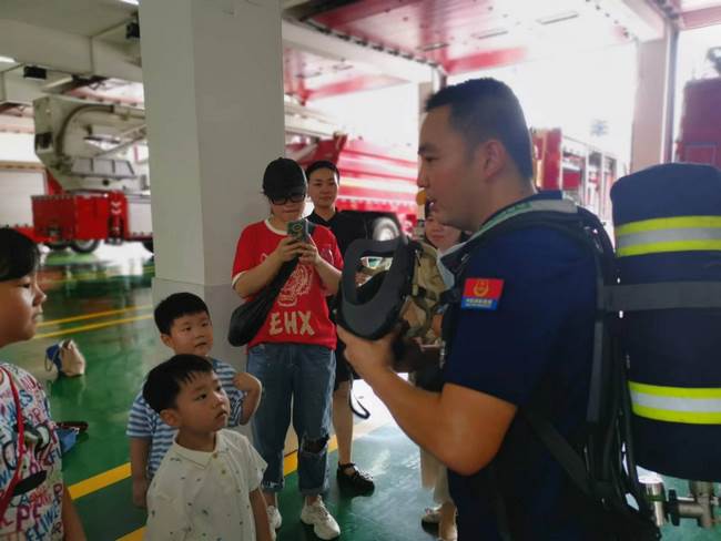 軍民魚水一家親、擁軍擁屬迎“八·一”(圖8)