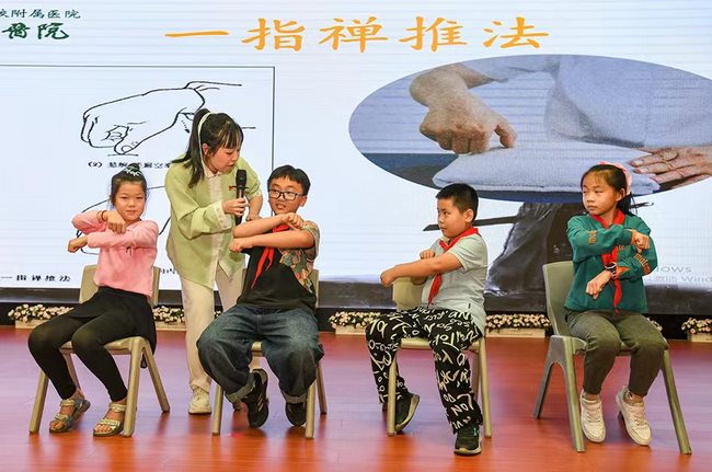 中醫(yī)文化進(jìn)校園 傳承國(guó)粹助成長(zhǎng)(圖2)