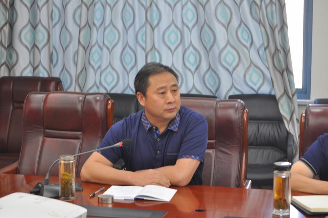 我院召開黨委中心組學(xué)習(xí)座談會  ----專題學(xué)習(xí)全國衛(wèi)生與健康大會精神(圖8)