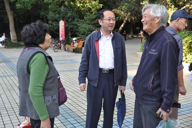我院組織離退休職工開展重陽節(jié)游園見面會(圖5)