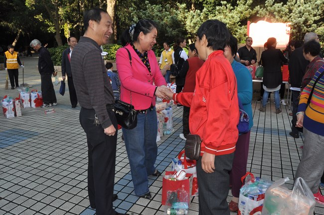 我院組織離退休職工開展重陽節(jié)游園見面會(圖6)