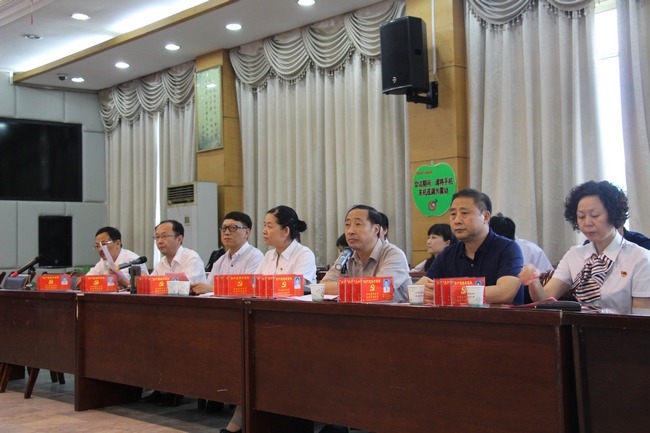 紀念建黨96周年——我院舉辦紀念建黨96周年座談會暨共產(chǎn)黨員示范崗授牌儀式(圖2)