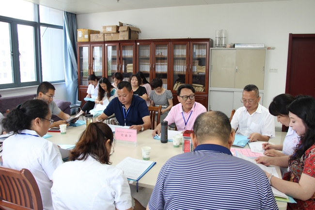 民主決策，科學管理——各代表團分組討論(圖7)
