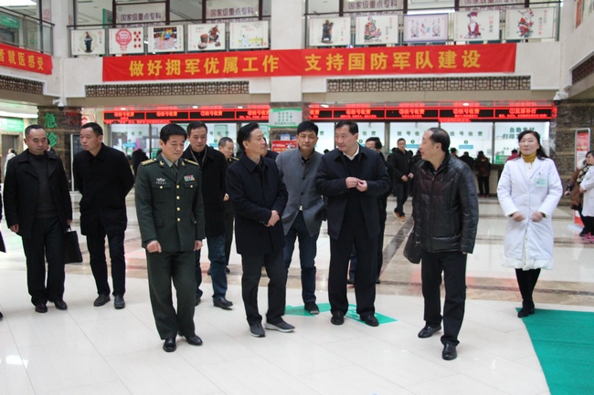 省退役軍人事務(wù)廳副廳長梅德林一行 蒞臨我院檢查指導(dǎo)雙擁工作(圖2)