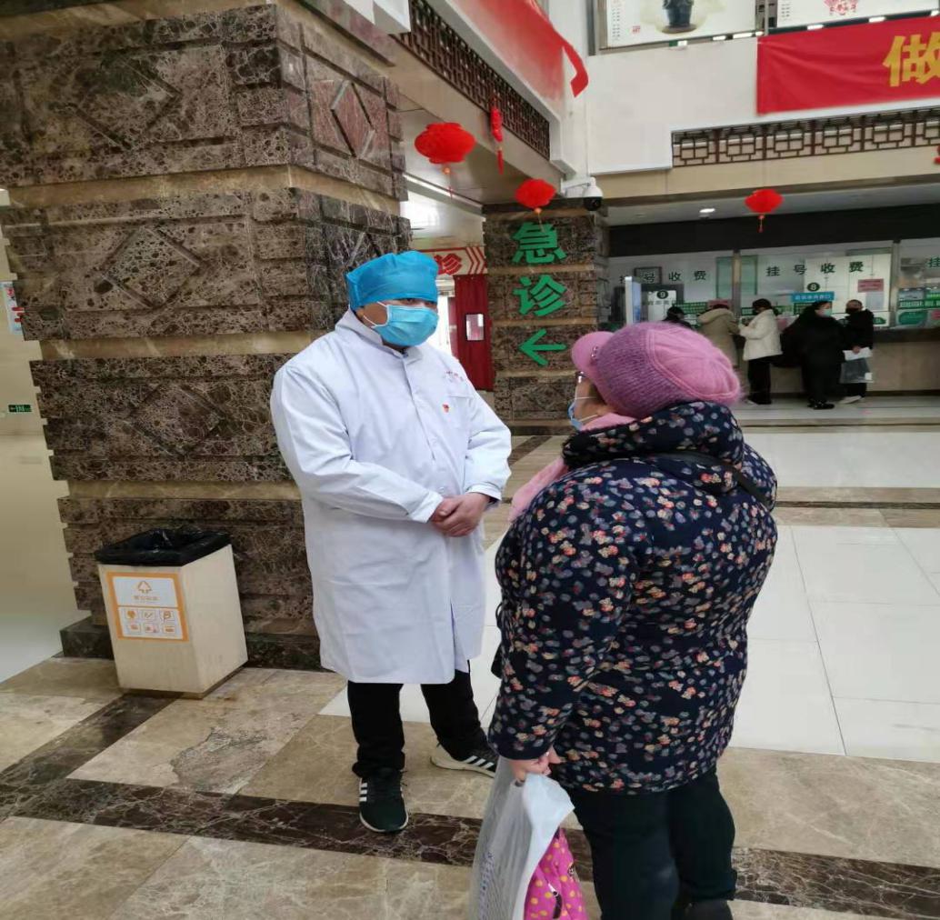 【讓黨旗在防控一線高高飄揚】疫情防控，黨員志愿者在行動！(圖2)