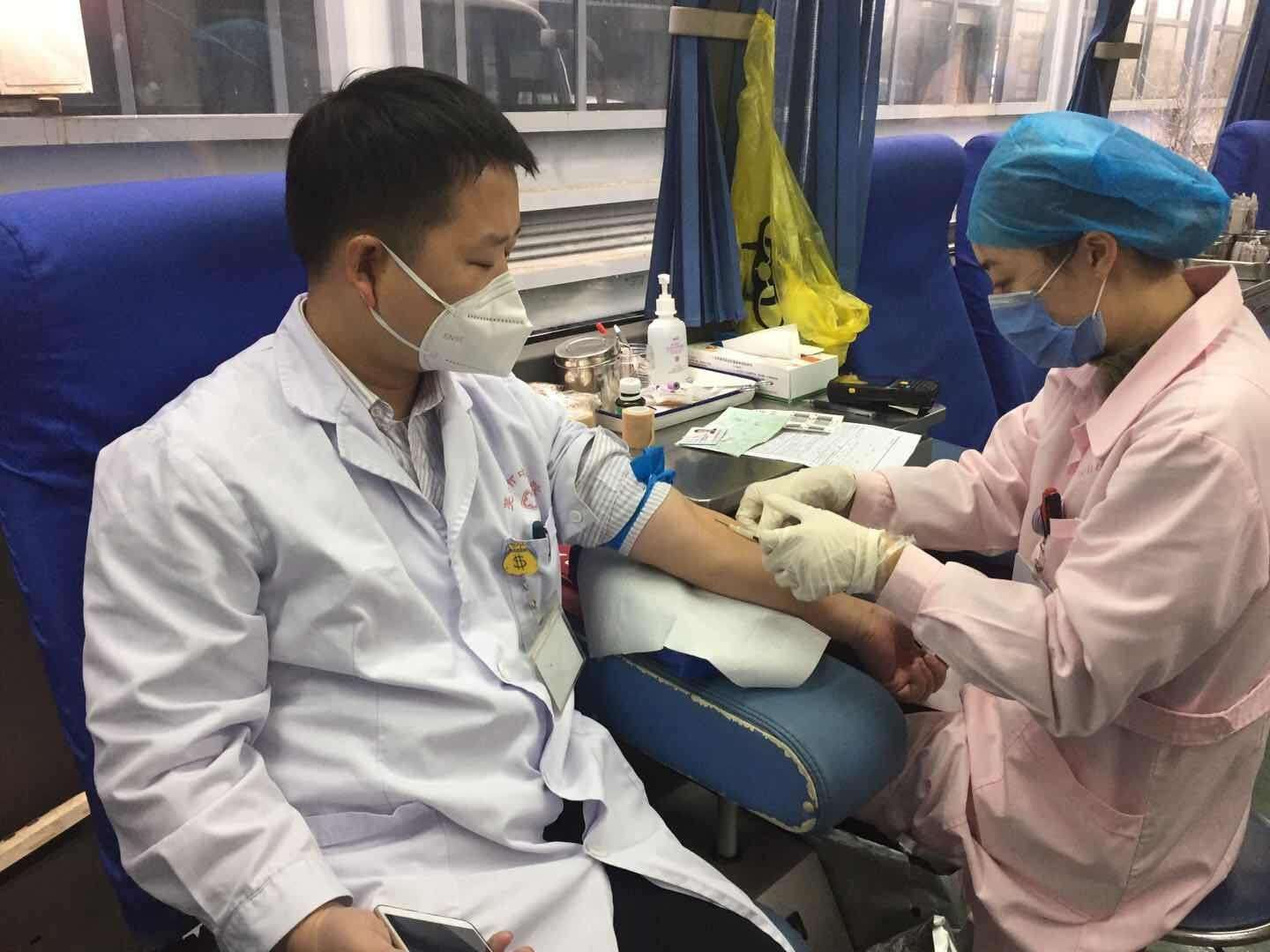 【讓黨旗在防控一線高高飄揚】為愛逆行，市中醫(yī)院各支部黨員積極獻血助力抗“疫”(圖2)