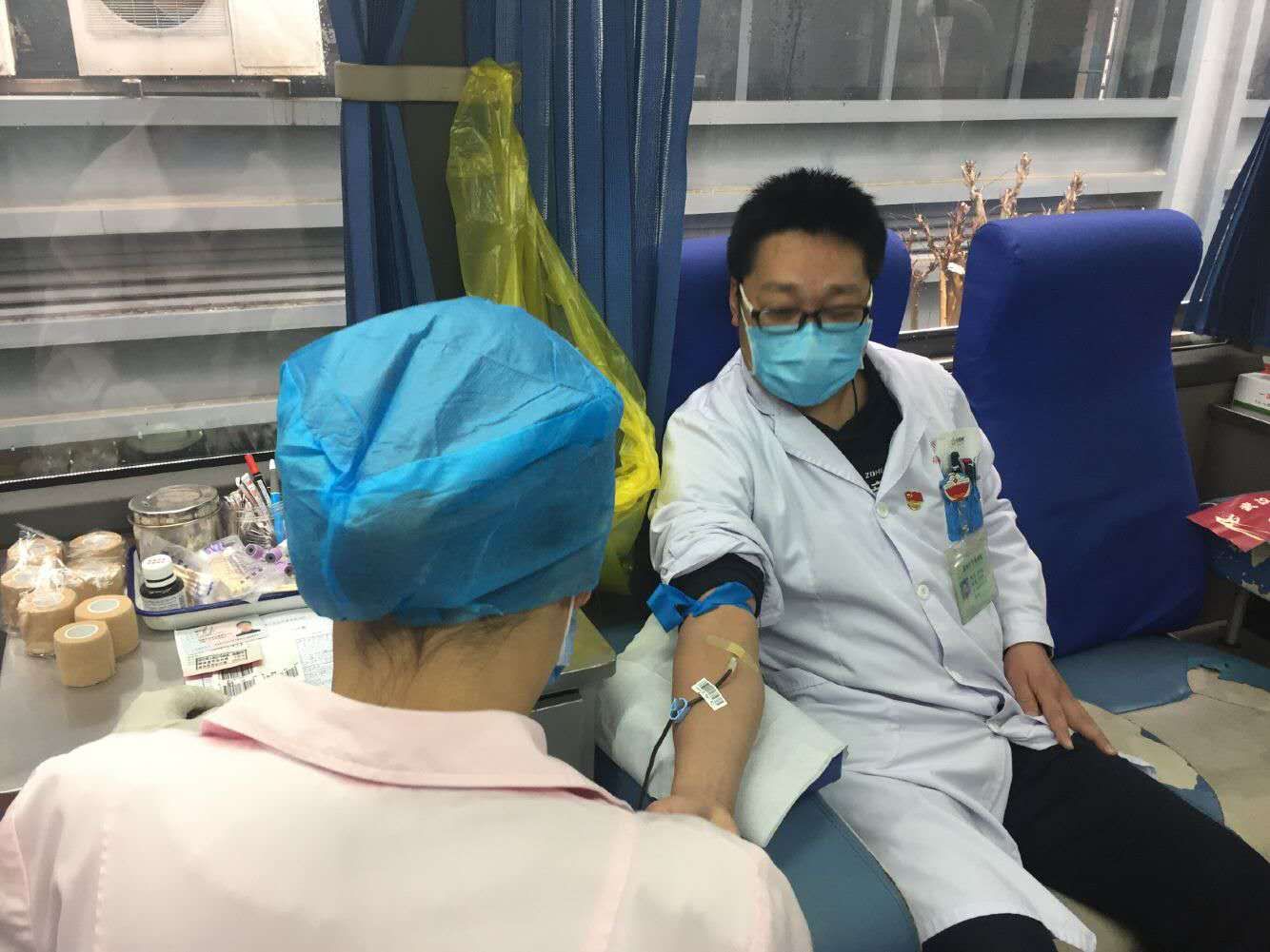 【讓黨旗在防控一線高高飄揚】為愛逆行，市中醫(yī)院各支部黨員積極獻血助力抗“疫”(圖6)