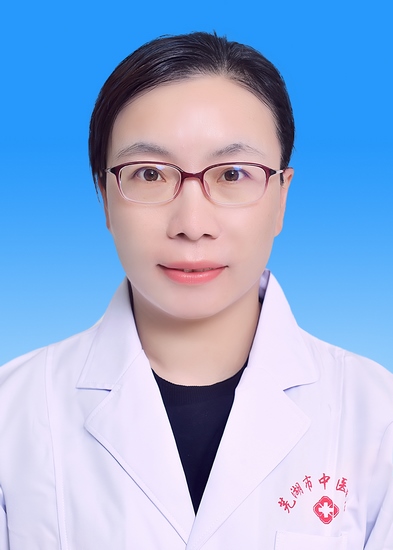 嚴(yán)靜.jpg