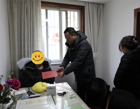 春節(jié)慰問送溫暖   醫(yī)院關(guān)懷暖人心  ——院工會(huì)開展節(jié)前走訪慰問病困職工活動(dòng)(圖7)