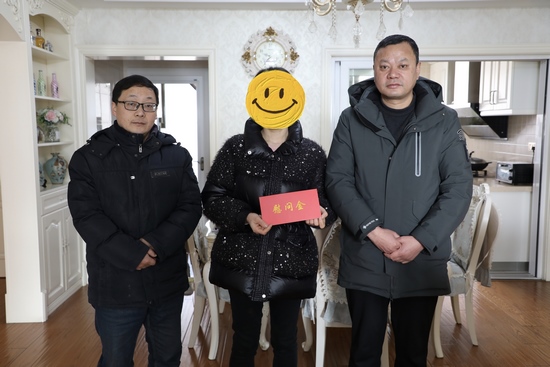 春節(jié)慰問送溫暖   醫(yī)院關(guān)懷暖人心  ——院工會(huì)開展節(jié)前走訪慰問病困職工活動(dòng)(圖4)
