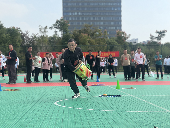 凝心聚力  “醫(yī)”路同行——我院職工代表隊(duì)參加校第20屆運(yùn)動(dòng)會(huì)開(kāi)幕式和教職工趣味運(yùn)動(dòng)會(huì)(圖4)
