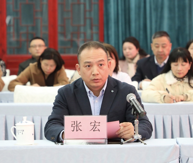 張宏 (Copy).jpg